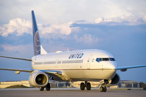 A United Boeing 737