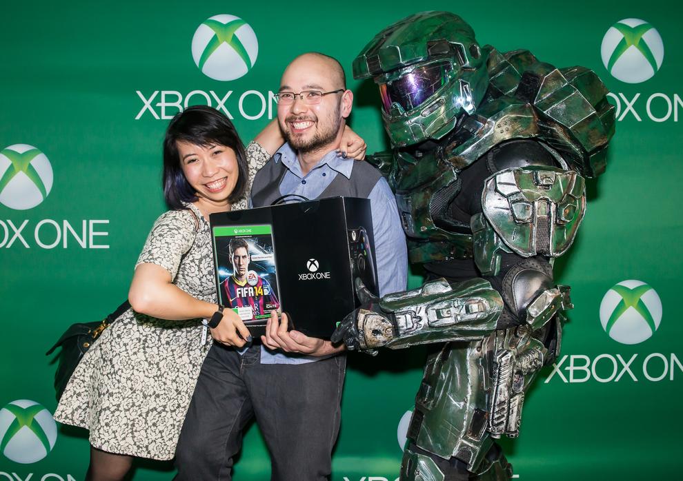 The first recipients of the Xbox One, Angela Tran and Francis King.