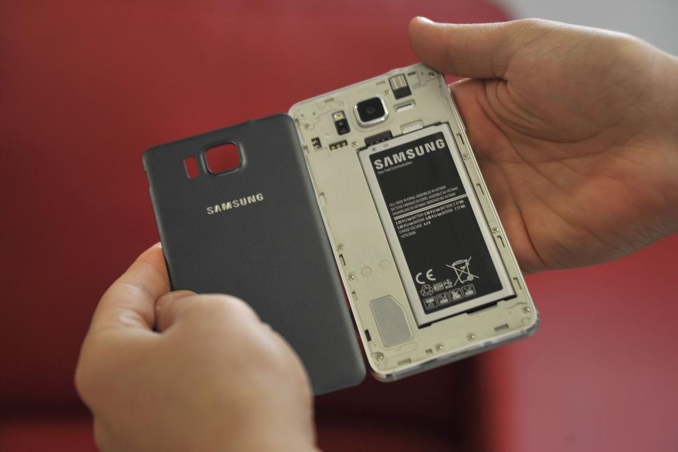 The Galaxy Alpha does not support expandable memory