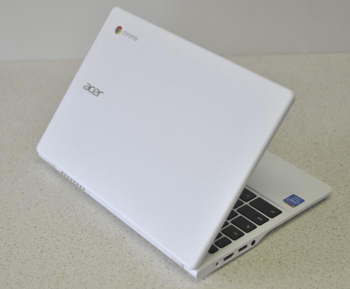We like the all-white theme (it's all-white apart from the keys and the frame around the screen), and it even has the little Chrome logo at the corner. It's much improved on the looks of the C720 Chromebook.