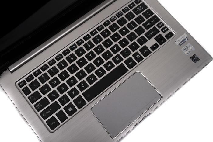 A backlit keyboard and a large, smooth touchpad make the KIRA comfortable to use. 