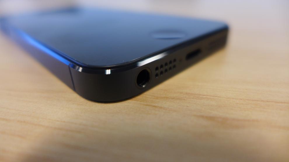 Apple has moved the headphone jack to the bottom of the iPhone 5.