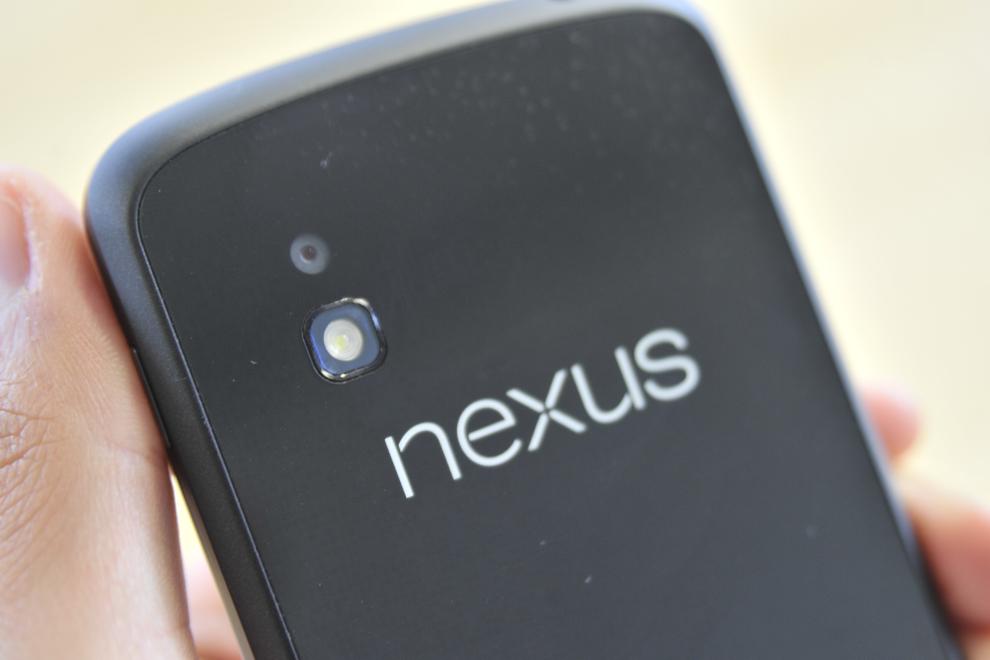 The top of the glass around the Nexus logo on the back becomes rather hot to touch during long use.