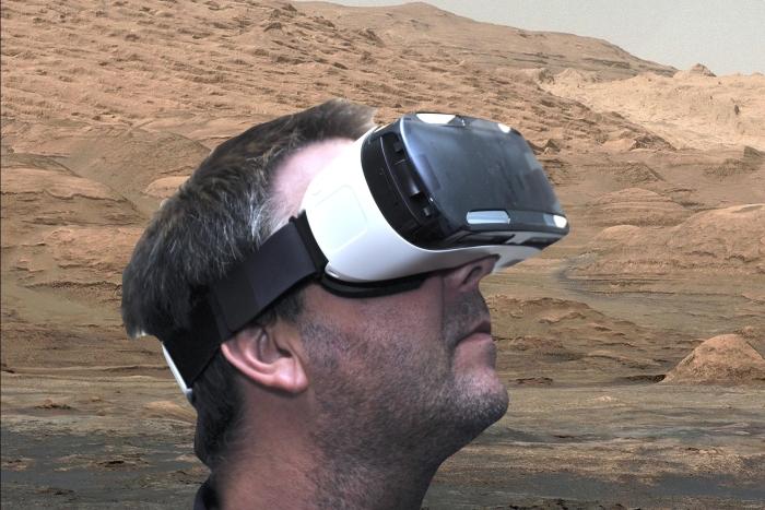A quick image edit in lieu of a screenshot: taking a virtual look around Mars was one of our favourite uses for the Gear VR.