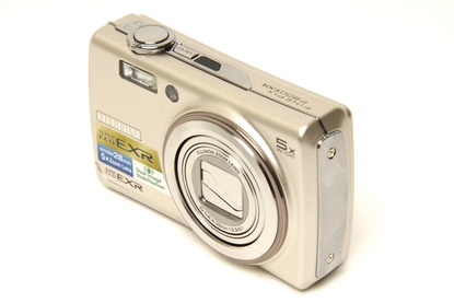 Fujifilm FinePix F200EXR 